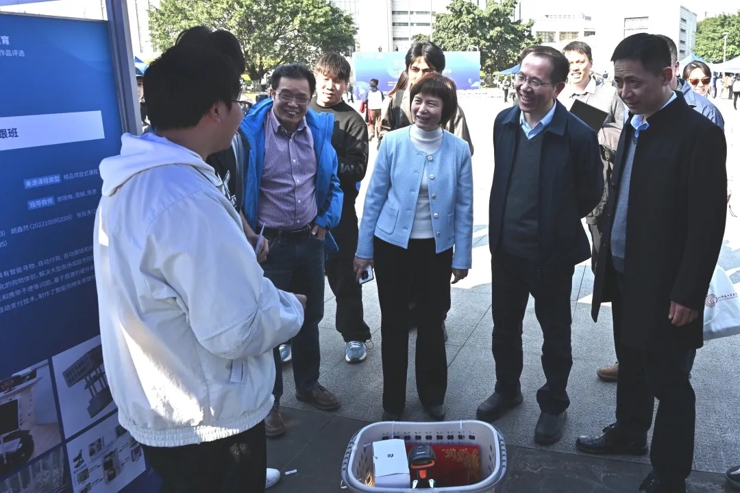 04.webp.jpg 7a8249f1400e79566c779169e952d07d.jpg