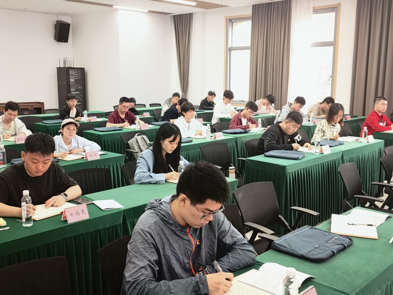 11.jpg edde6ac9e730c8515d6e62c0e1ca8e44_68781.j