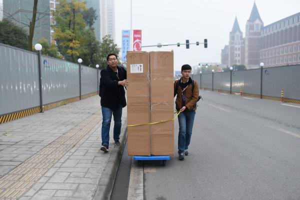 DSC_1677_缩小大小.JPG fb19dcdcef8134baa8cda1a1d28729ca.jpg