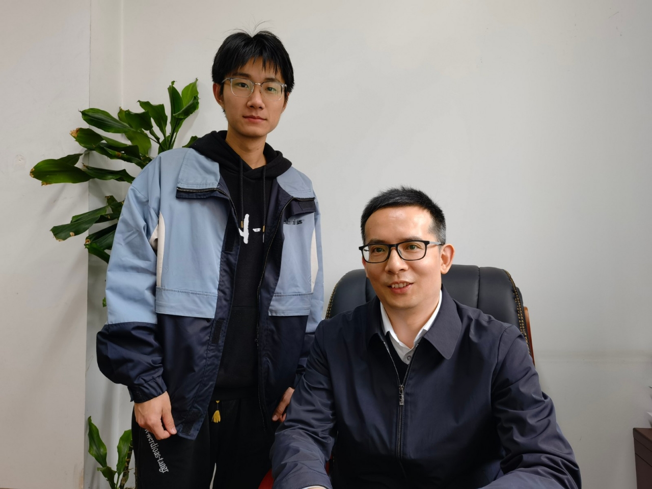 2022年3月25日 学生记者安然 采访江宁教授.jpg