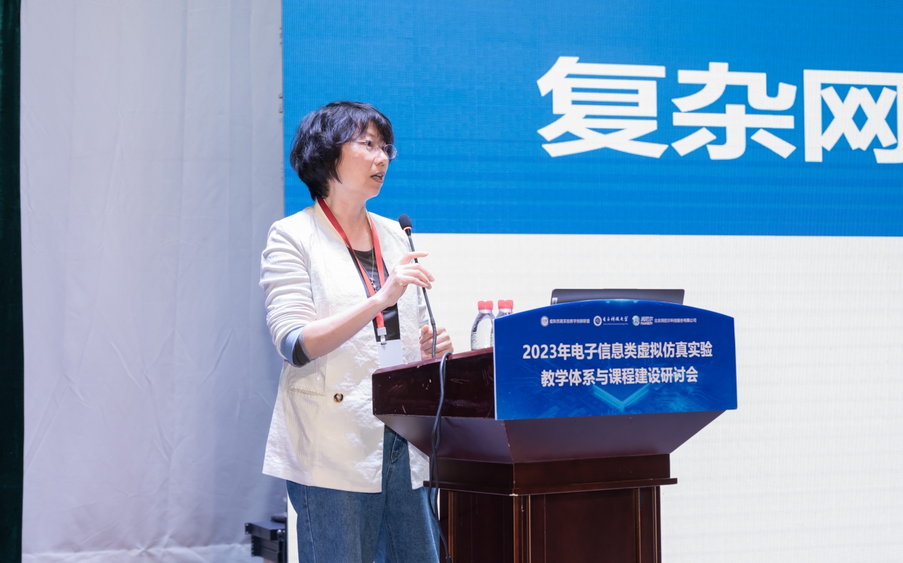 MEK_2999.jpg MEK_2999.jpg