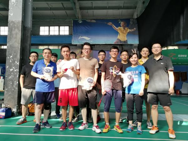 【毕业季】物理学院开展“青春·感恩·传承·前进”毕业系列活动