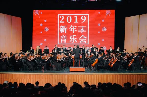 交响乐团.jpg 交响乐团.jpg