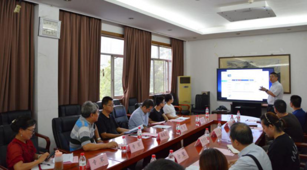 省科技厅领导指导工程技术研究中心筹建工作