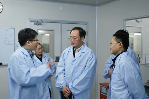 松山湖管委会领导到东莞研究院调研