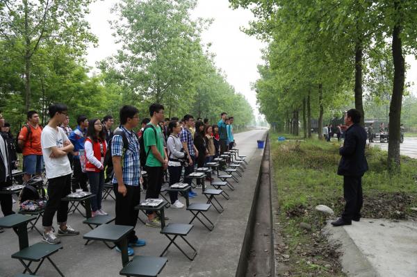 【改革视点】物电学院开展“五个一”素质拓展及爱国主义教育