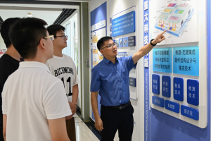 张万里教授荣获“全国教育系统先进工作者”称号