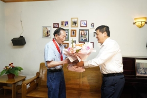 四川省副省长罗强“七一”前夕看望慰问成建波教授