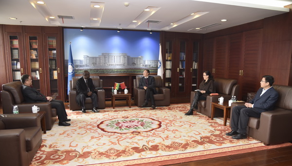 加纳大学校长来校访问