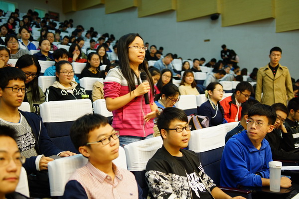 讲坛0004.JPG 071434ff7d062bc0a8631dce0dbdd0b9.jpg