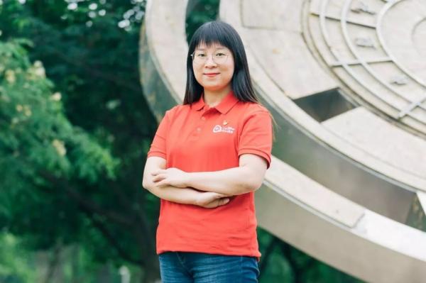 洪磊.jpg 洪磊.jpg