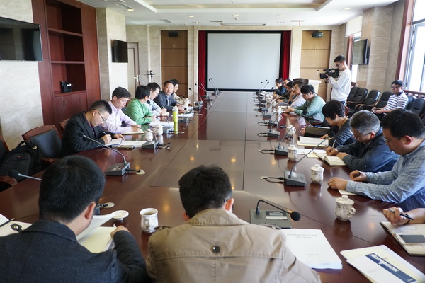 学校召开定点扶贫工作推进会