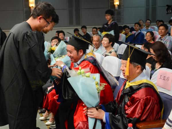 献花.jpg 献花.jpg