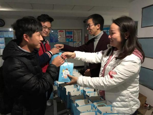 24.jpg 09a6693ae03b20b6e32bce4d1bff0904.jpg