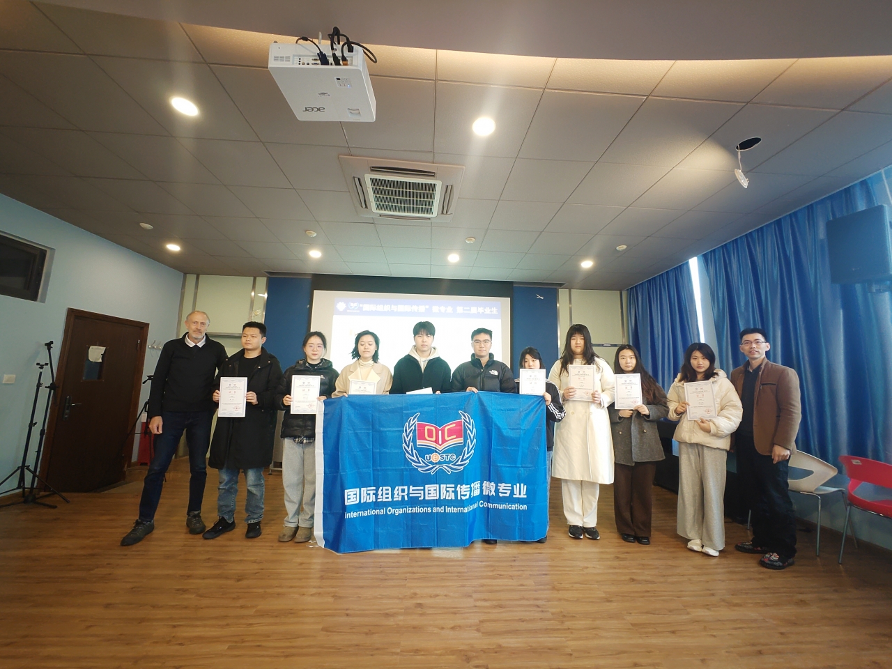 09e1fd234d5caebebcadd565dcd2ac4e_9b252.j