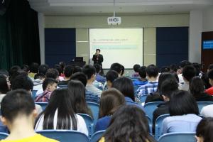 【改革视点】学校成立“学生写作指导中心”并举行首场培训