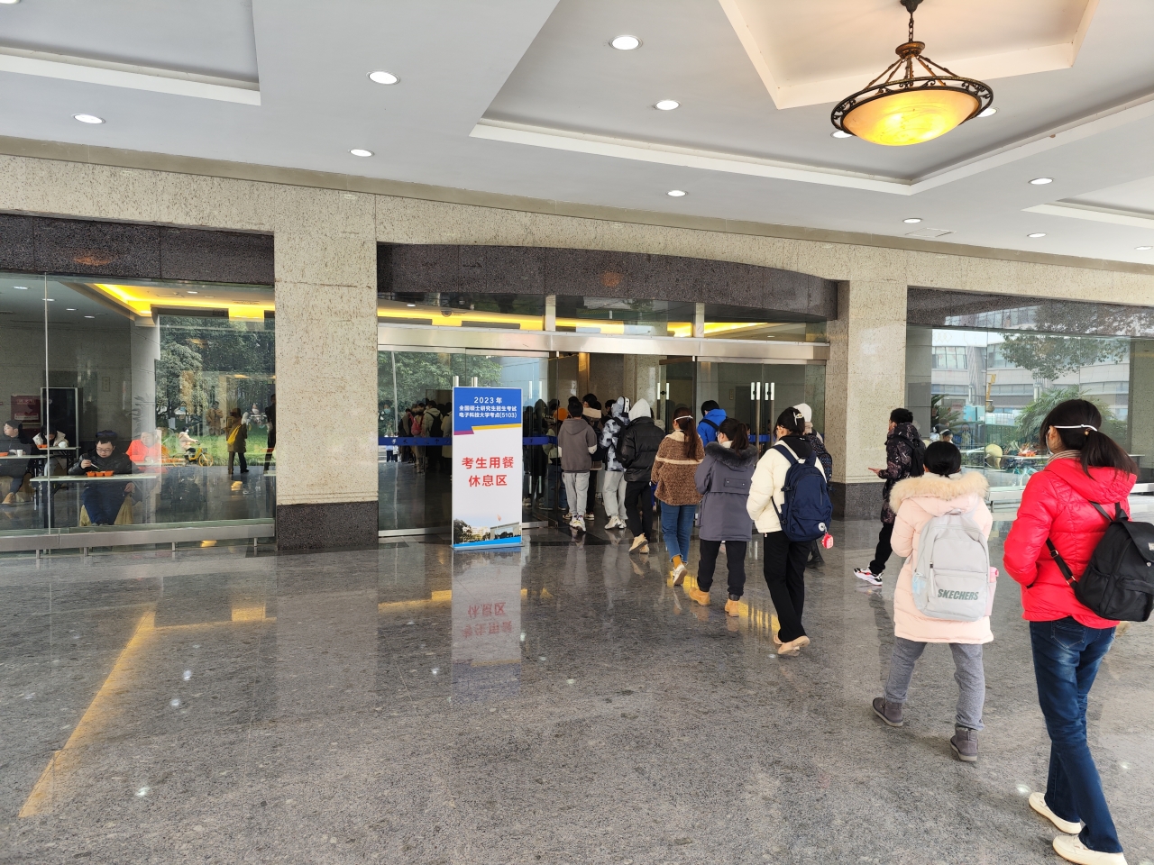 用餐0.jpg 用餐0.jpg