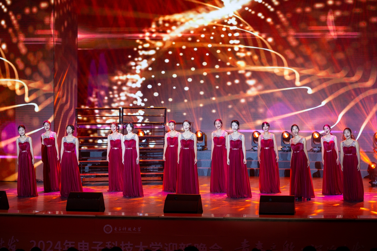 4 小合唱 《绒花》、《山楂树》.jpeg 4 小合唱 《绒花》、《山楂树》.jpeg