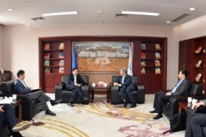 中国商用飞机有限责任公司来校访问