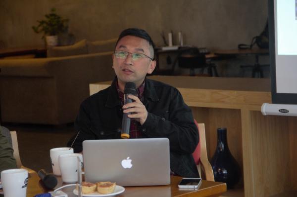 【成电下午茶】邝俊老师与学子分享旅行摄影的意义