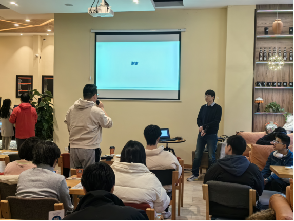 【成电下午茶】王鹏教授谈大模型与认知智能