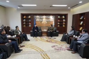 四川省总工会党组书记、副主席宋开慧来校调研