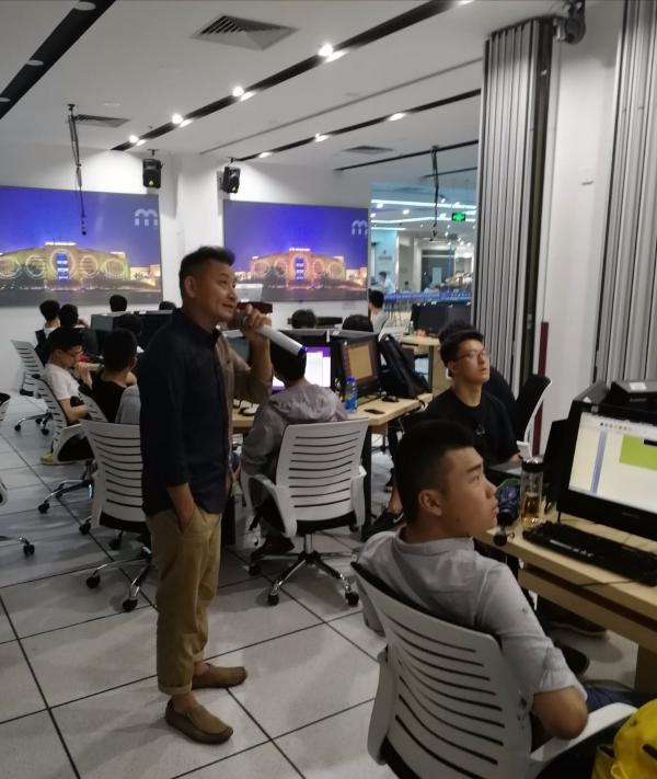 《实践艺术与生活》文化精品课程走进图书馆