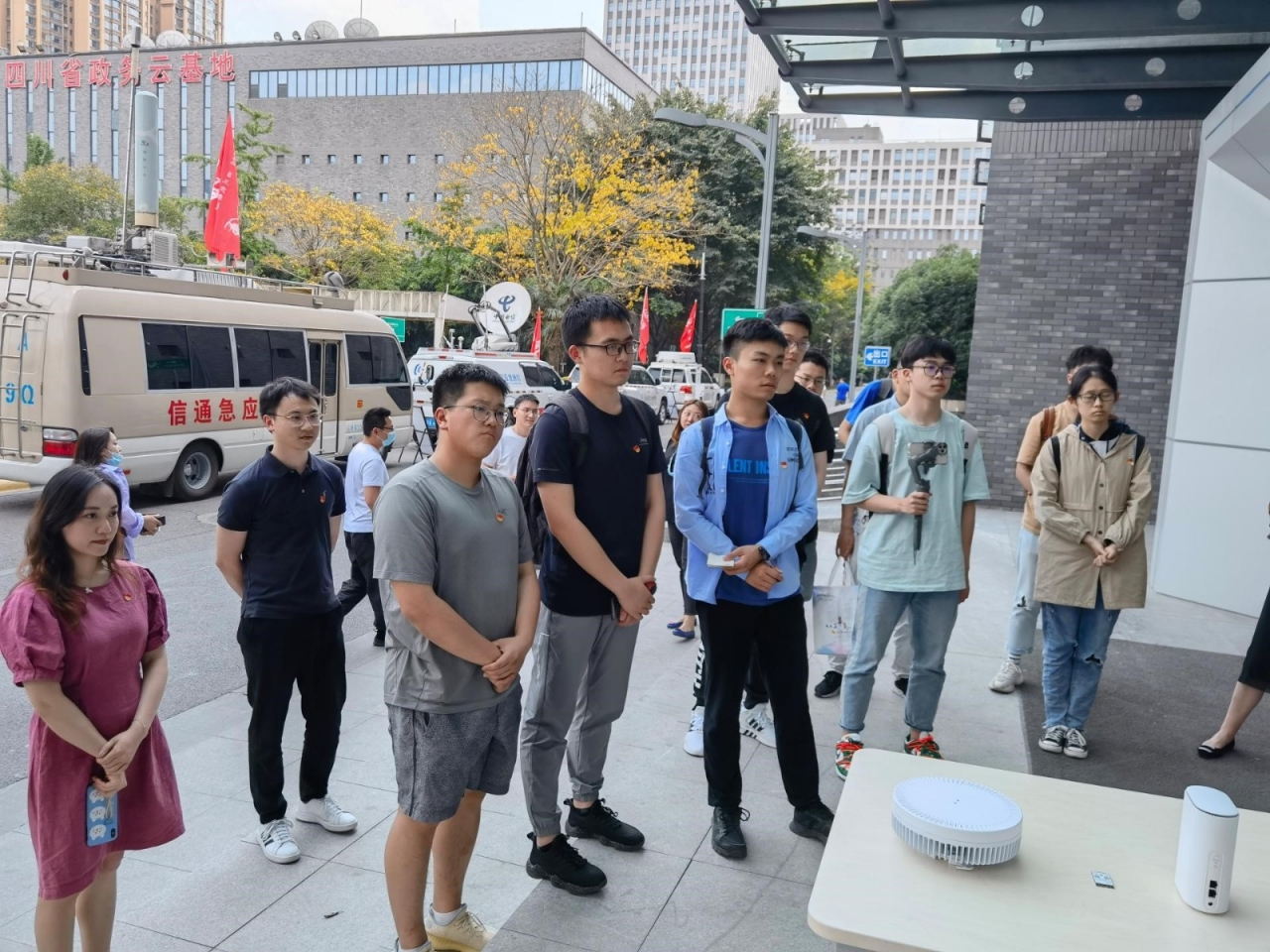 格拉斯哥学院学生第五党支部与中国电信四川公司人力资源部党支部开展“1+1”共建活动