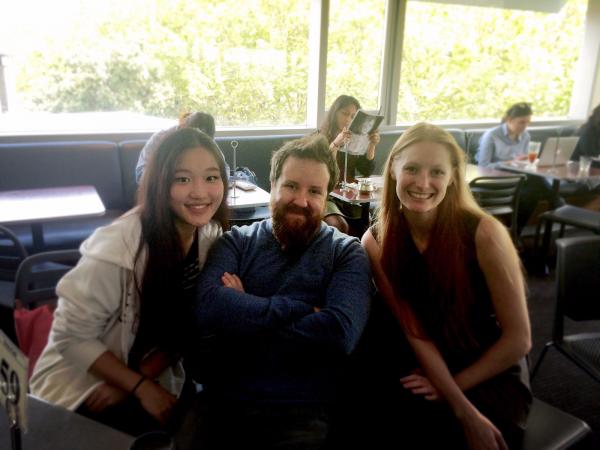 和教中国政治的加拿大老师和助教.jpg 和教中国政治的加拿大老师和助教.jpg