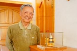 【专稿】学校老寿星金婚钻石婚夫妇忆往昔论人生