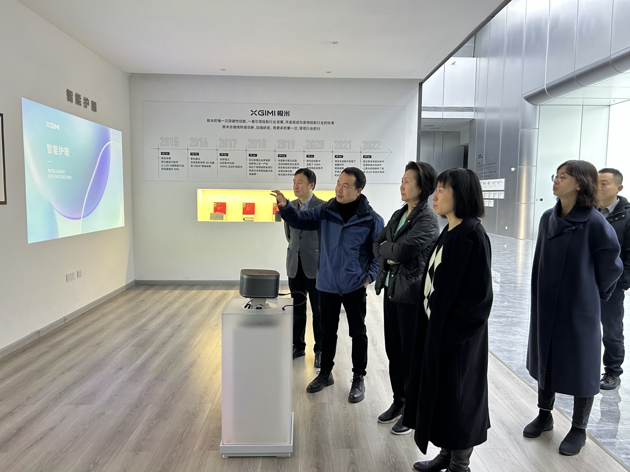 校领导带队赴宜宾、重庆“访企拓岗” 看望研究院学生