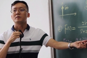 韩杨：用板书把学生的心留住