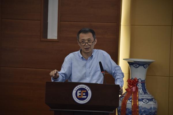 朱汪龙校友做客“求实讲坛”勉励学子为“中国芯”做贡献