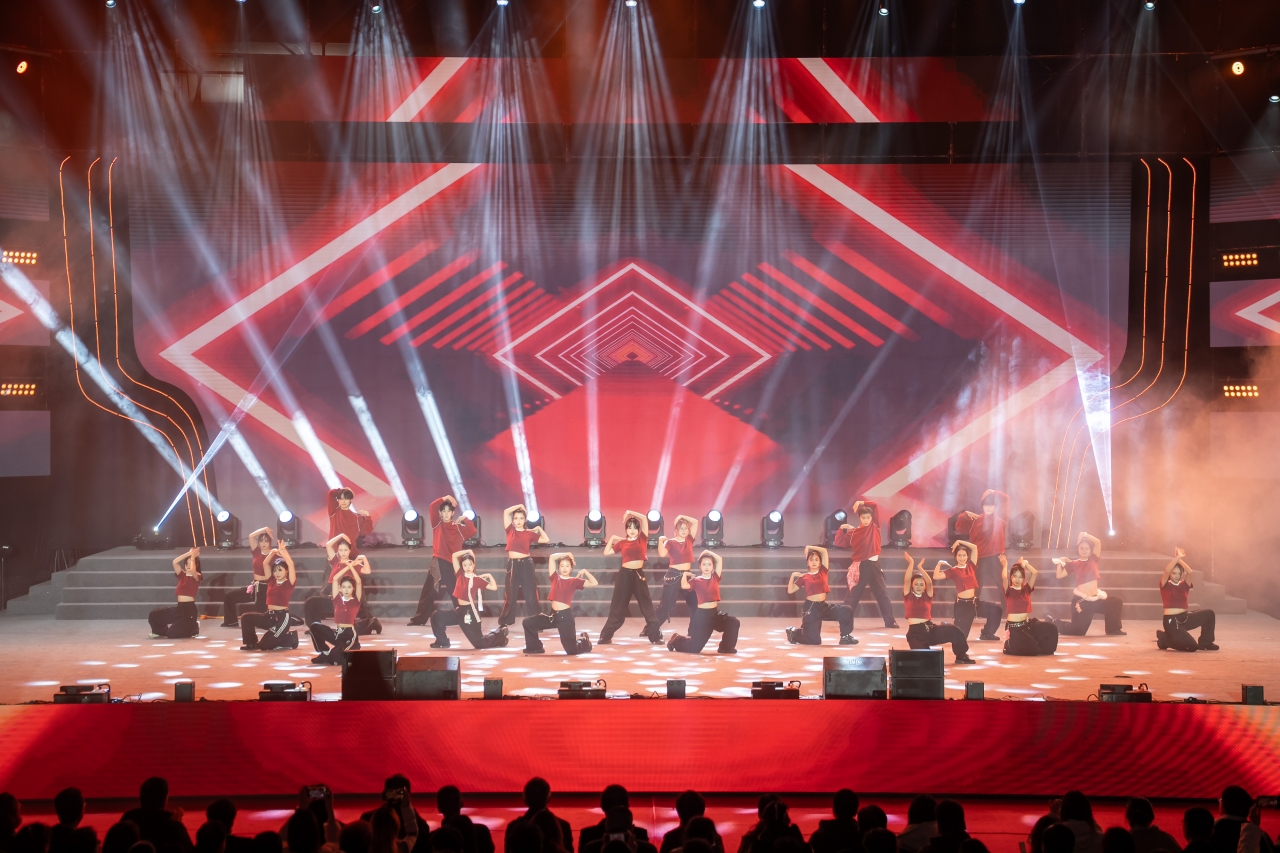 4 歌舞《最好的舞台》-1.jpg