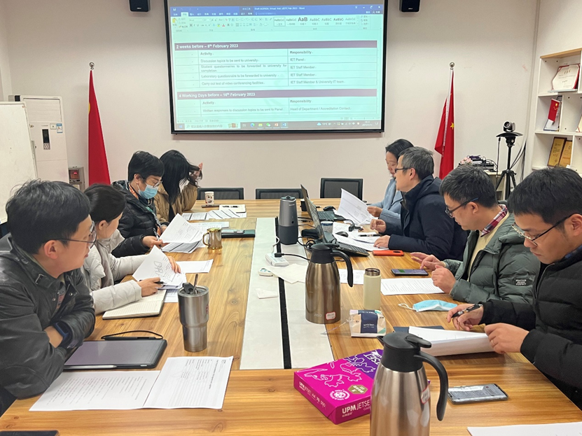 我校与格拉斯哥大学联合举办的电子信息类专业全部通过IET工程教育认证现场评估