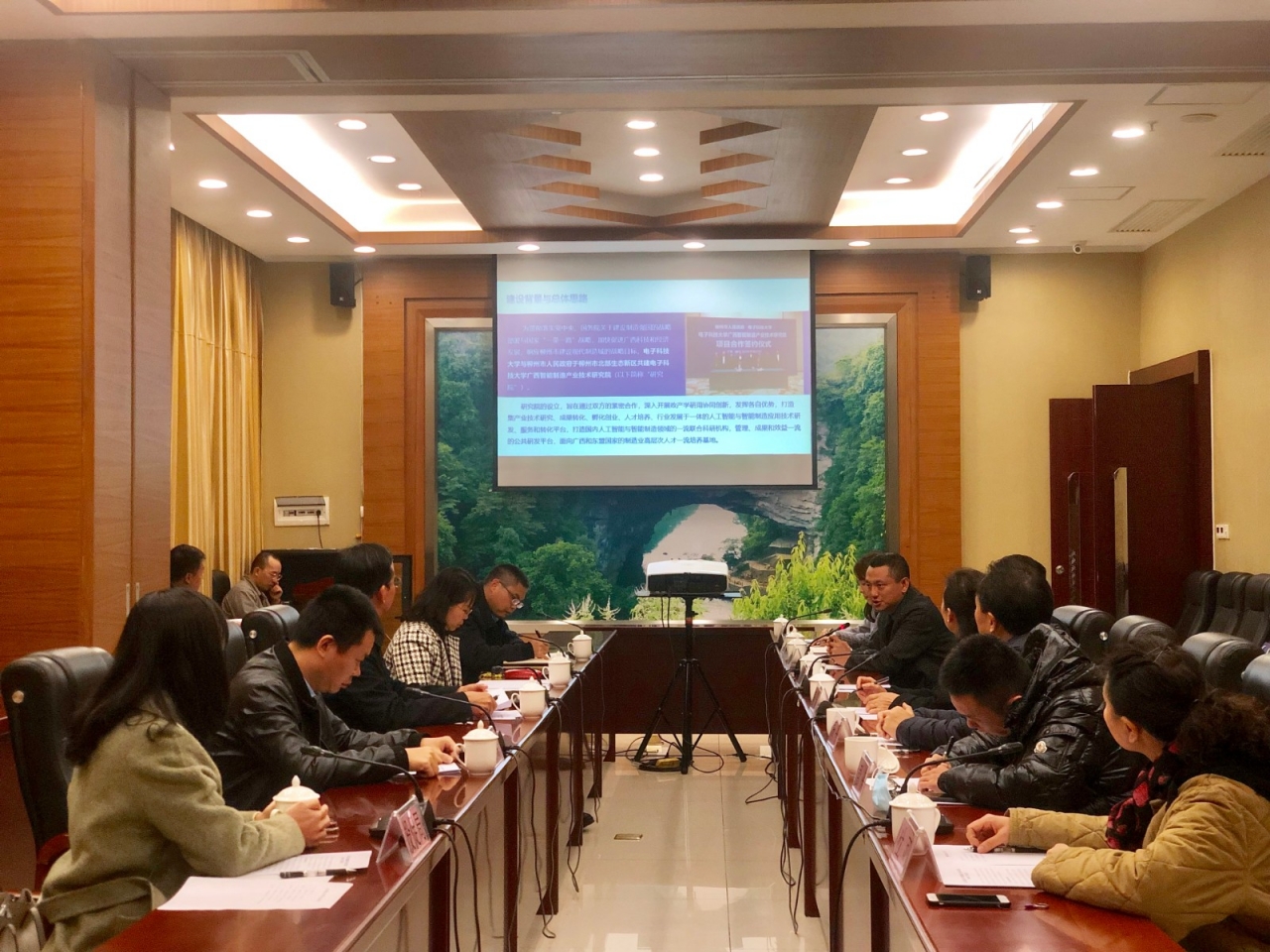 校领导率队赴广西调研校地合作并走访桂电