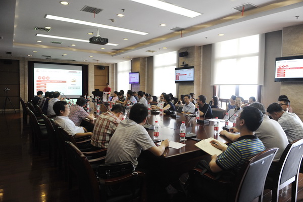 学校党委召开“两学一做”学习教育交流推进会