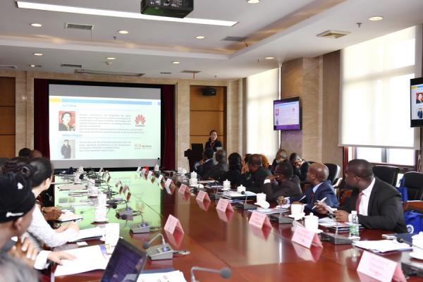 亚非校长论坛_005.JPG 17dae83af1f705790887914bee51bf0b.jpg