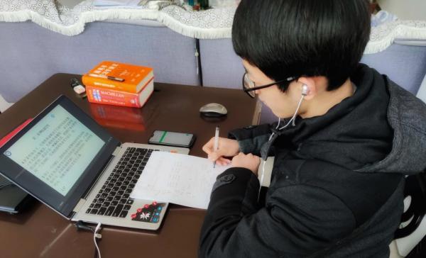 岳子豪.jpg 岳子豪.jpg