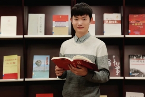 【美丽成电·创新之美】追光者，谭腾！