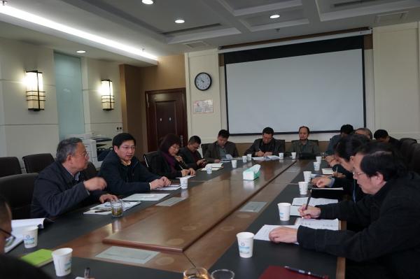 研究生院等五部门集中开展“三严三实”教育第三专题学习研讨