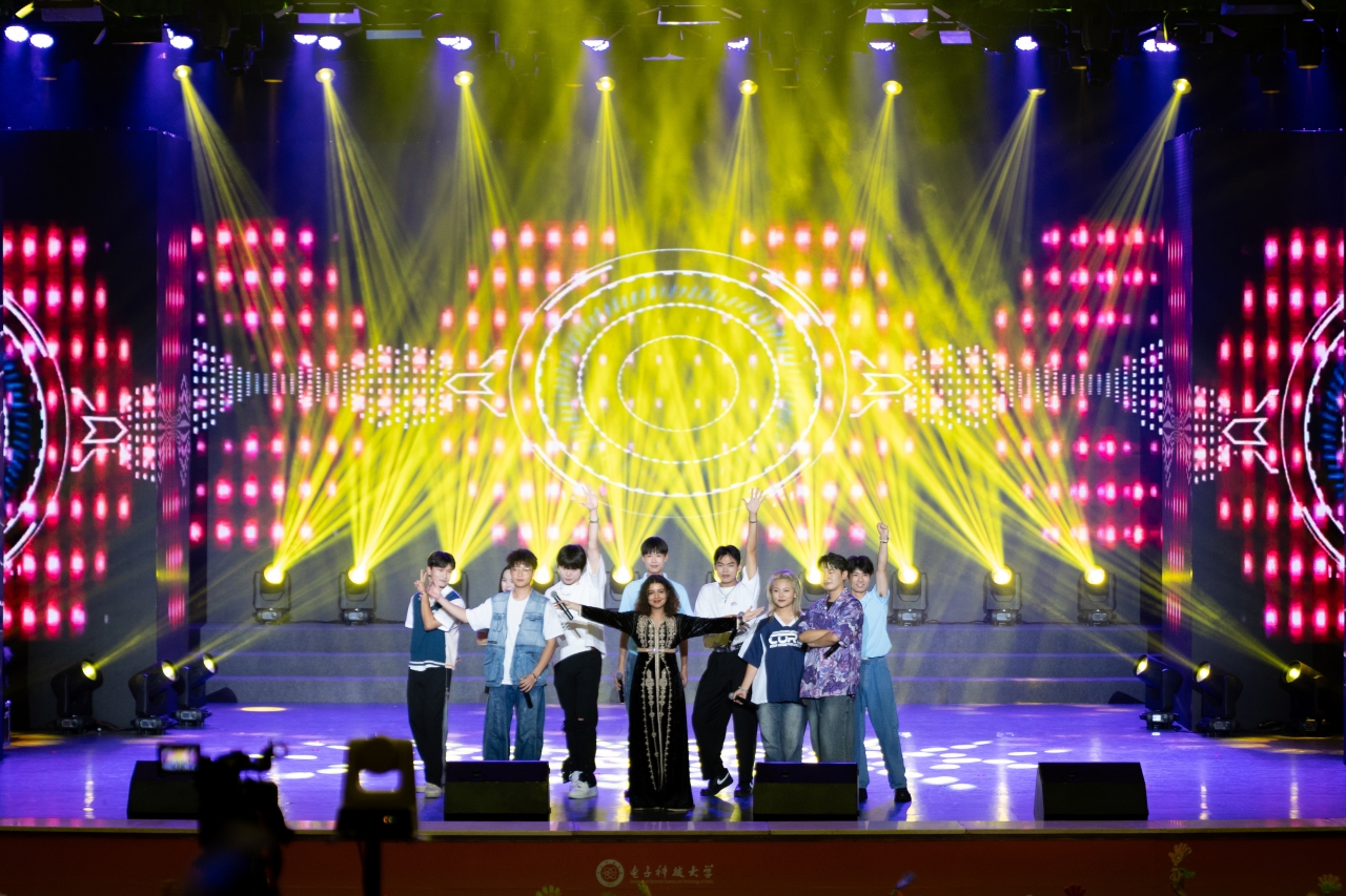 7 歌曲串烧《夜空中最亮的星 +最美的太阳+最炫民族风》.jpg 7 歌曲串烧《夜空中最亮的星 +最美的太阳+最炫民族风》.jpg