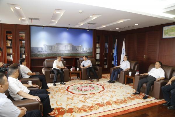 学校与贵州岑巩县举行定点扶贫工作推进座谈会