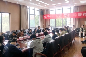 校领导接待日活动关注学生成长成才