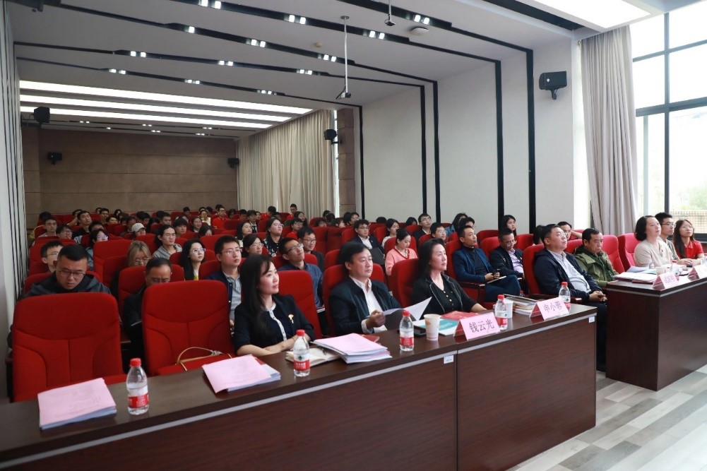 学校举行2023年本科生党员骨干基层调研行总结分享会