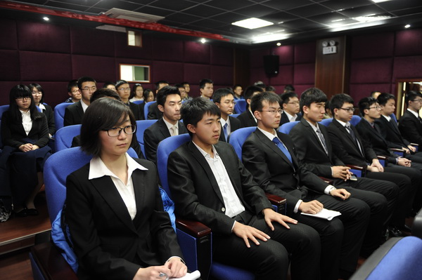 “2015•栋梁工程立人班”正式开班