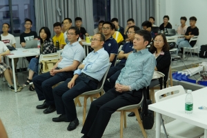 【建设一流本科】电子学院开展“科研育人”新工科教育计划教学观摩活动