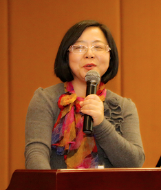 我校教师分别在高校电子电气课程、数学课程教学系列报告会上作交流