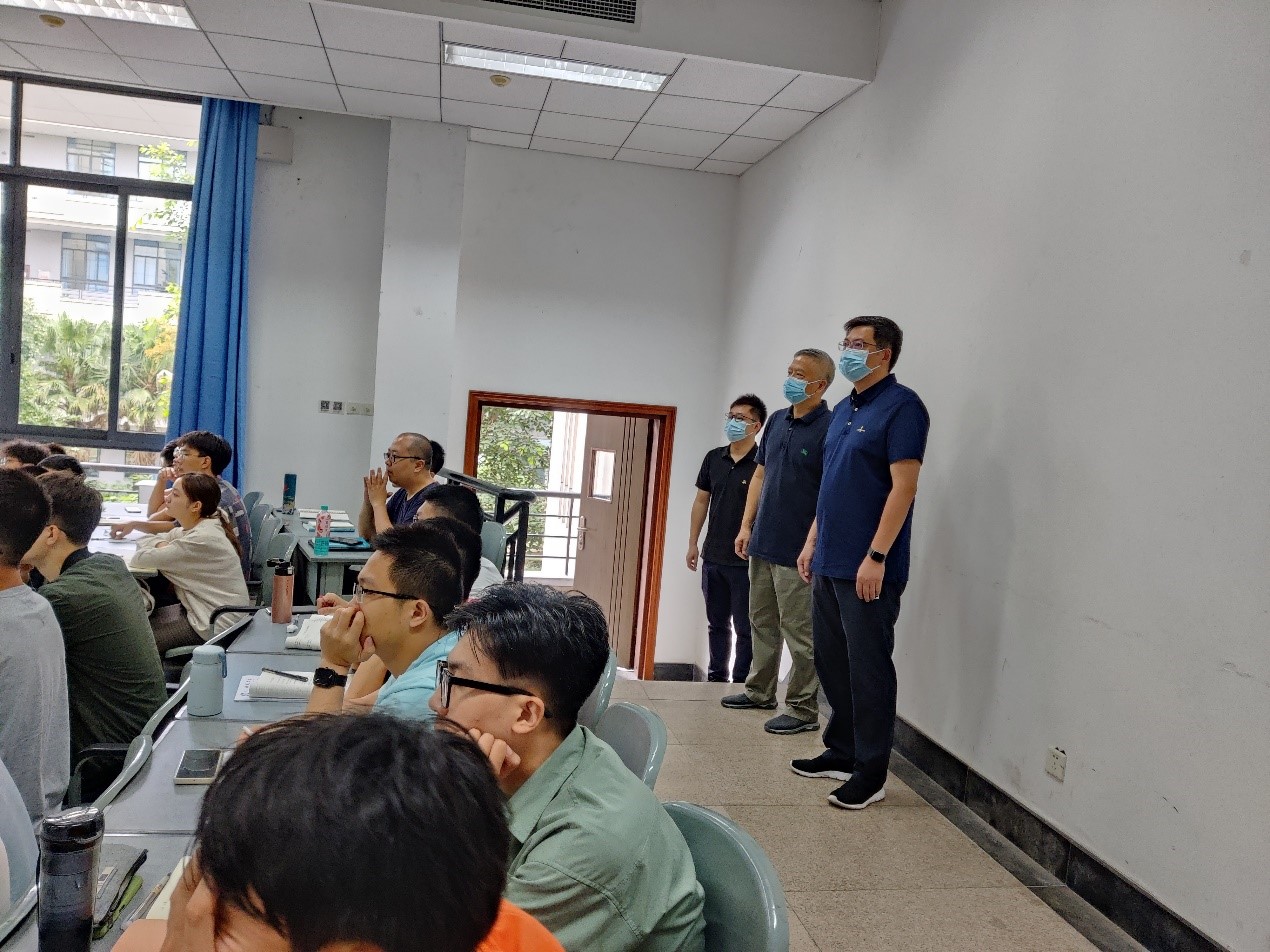 新学期研究生正式开课 教学运行井然有序