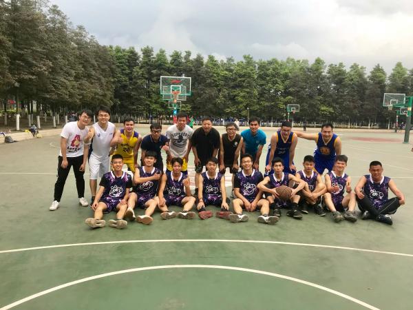 电子学院举行师生篮球联谊赛